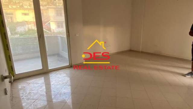 Vlore, shitet apartament Kati 2, 74 m² 80.000  (Rruga Dhimiter Konomi)