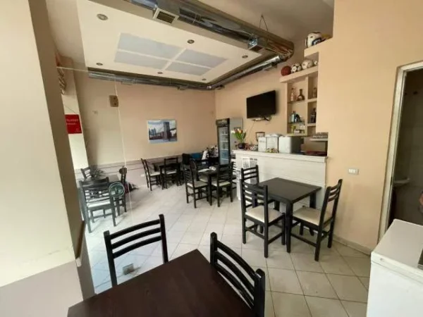 Tirane, shitet ambjent biznesi Kati 0, 34 m² 80.000 Euro (21 dhjetori)