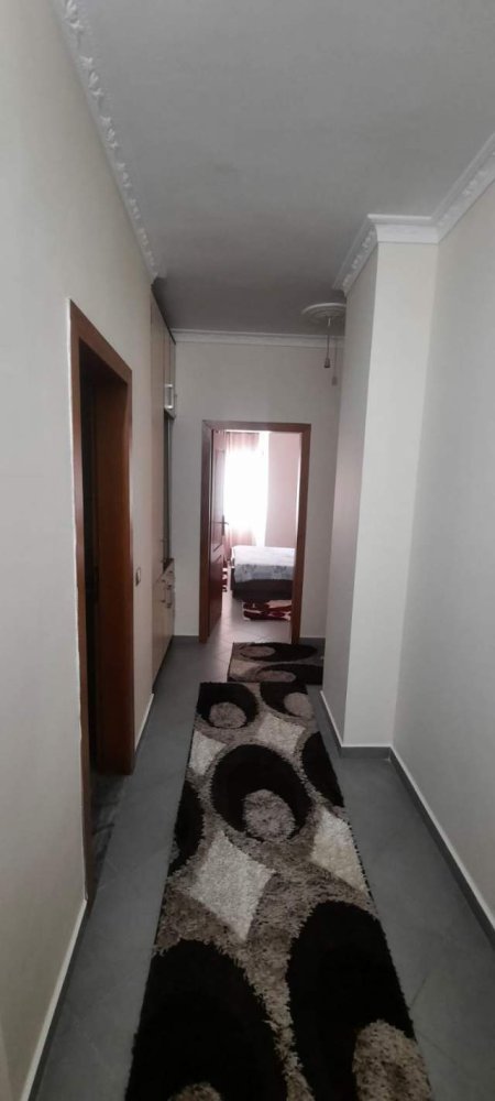 Tirane, jap me qera apartament 2+1+BLK Kati 5, 105 m² 40.000 Leke (Rruga sokrat miho)