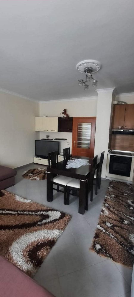 Tirane, jap me qera apartament 2+1+BLK Kati 5, 105 m² 40.000 Leke (Rruga sokrat miho)