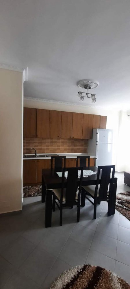 Tirane, jap me qera apartament 2+1+BLK Kati 5, 105 m² 40.000 Leke (Rruga sokrat miho)
