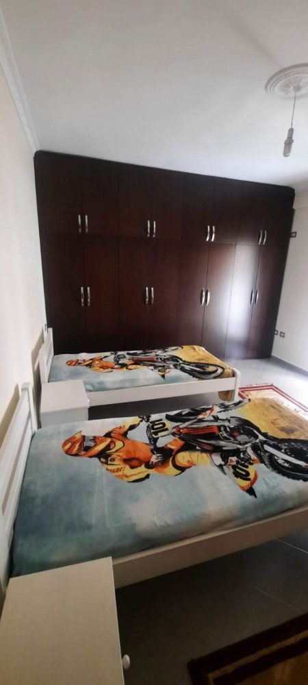 Tirane, jap me qera apartament 2+1+BLK Kati 5, 105 m² 40.000 Leke (Rruga sokrat miho)