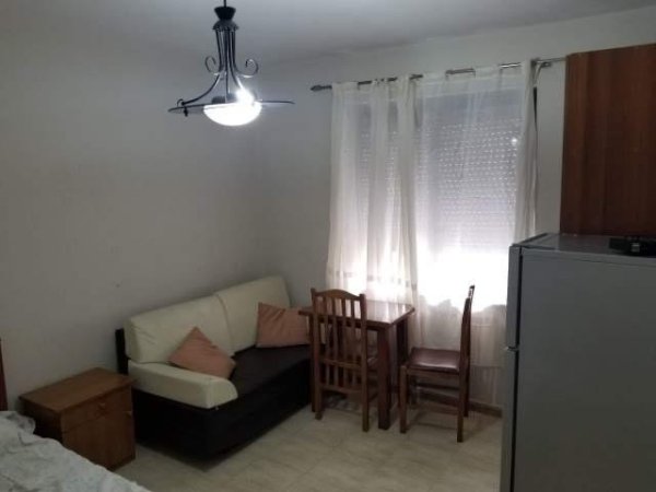 Tirane, jepet me qera garsonier Kati 3, 26 m² 20.000 Leke (Rr Budi)
