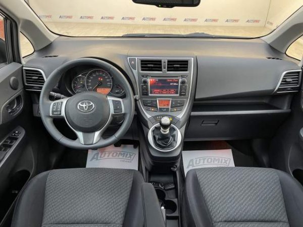 Tirane, shes makine Toyota verso-s Viti 2011, 6.400 Euro