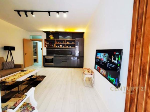 Tirane, shitet apartament 1+1 Kati 2, 45 m² 97.000 Euro (Pazari i Ri)