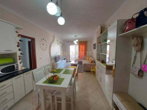 Tirane, shitet apartament 2+1 Kati 6, 102 m² 80.000 Euro (Rruga e Durresit)