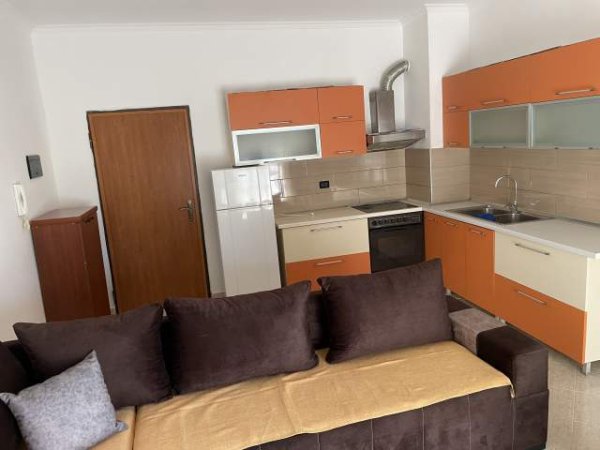 Tirane, jepet me qera apartament 2+1+BLK Kati 5, 80 m² 30.000 Leke (Rruga Panajot Pano)