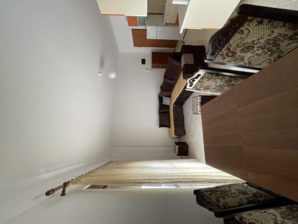 Tirane, jepet me qera apartament 2+1+BLK Kati 5, 80 m² 30.000 Leke (Rruga Panajot Pano)
