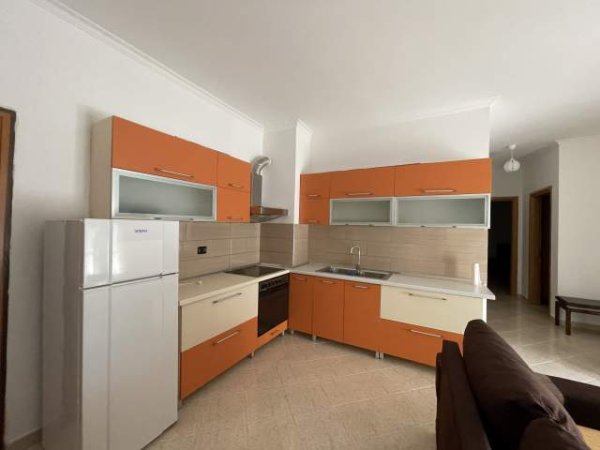 Tirane, jepet me qera apartament 2+1+BLK Kati 5, 80 m² 30.000 Leke (Rruga Panajot Pano)