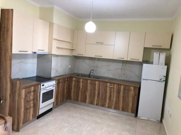 Tirane, jepet me qera apartament 1+1+BLK Kati 8, 61 m² 300 Euro (don bosko)