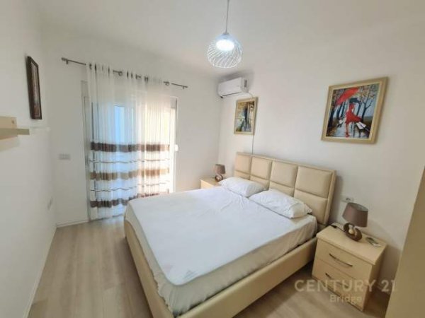 Tirane, jepet me qera apartament 1+1 Kati 6, 65 m² 450 Euro (Komuna e Parisit)