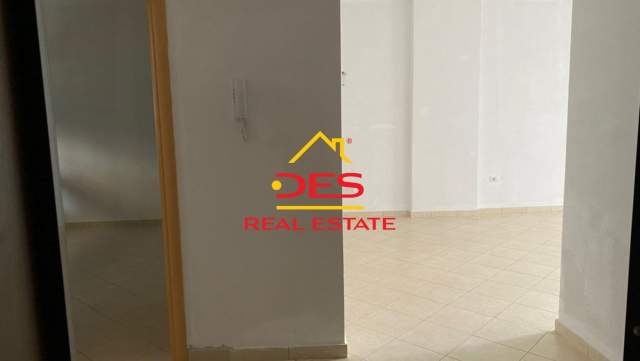 Vlore, shitet apartament Kati 1, 70 m² 56.000 € (Rruga Dhimiter Konomi)