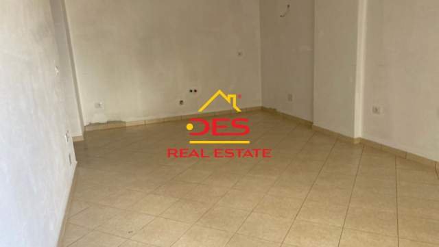 Vlore, shitet apartament Kati 1, 70 m² 56.000 € (Rruga Dhimiter Konomi)