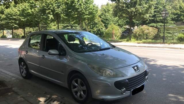Tirane, shes makine Peugeot 307 Viti 2006, 3.200 Euro