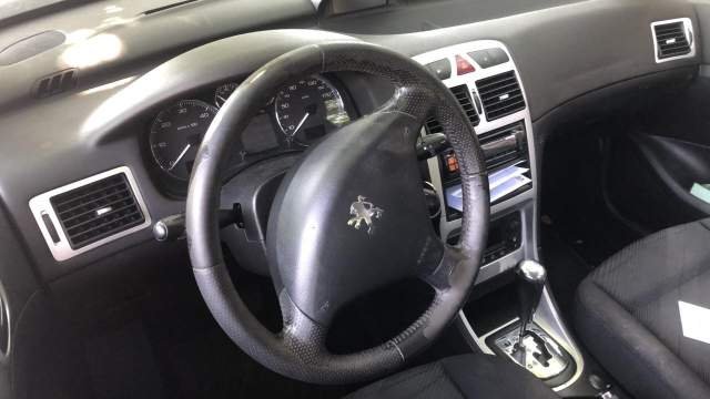 Tirane, shes makine Peugeot 307 Viti 2006, 3.200 Euro