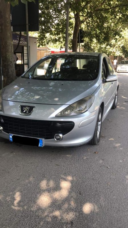 Tirane, shes makine Peugeot 307 Viti 2006, 3.200 Euro