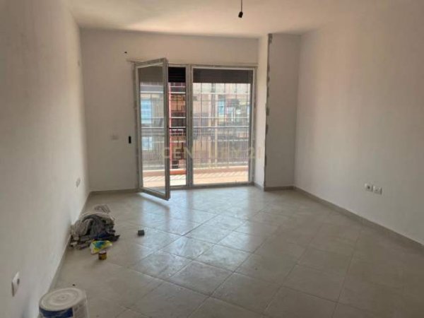 Tirane, jepet me qera apartament Kati 6, 115 m² 450 Euro (Jordan Misja)
