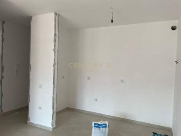 Tirane, jepet me qera apartament Kati 6, 115 m² 450 Euro (Jordan Misja)