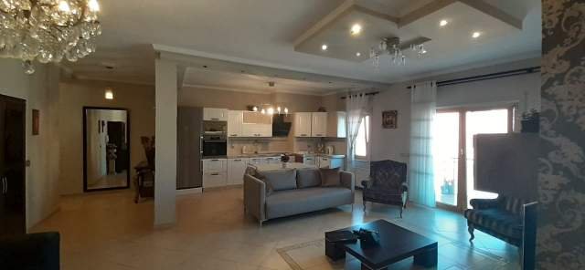 Super Apartament per shitje dhe qira ne Qender te Tiranes