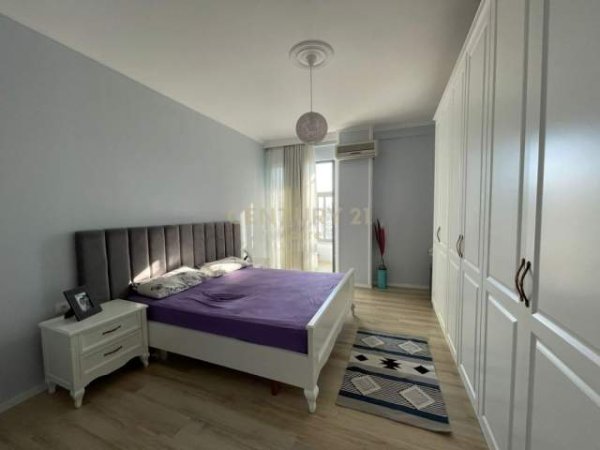 Tirane, jepet me qera apartament 2+1 Kati 7, 120 m² 550 Euro (Tregu Elektrik)