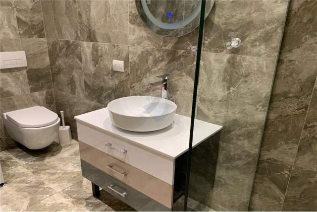 Tirane, jepet me qera apartament 2+1 Kati 5, 85 m² 400 Euro