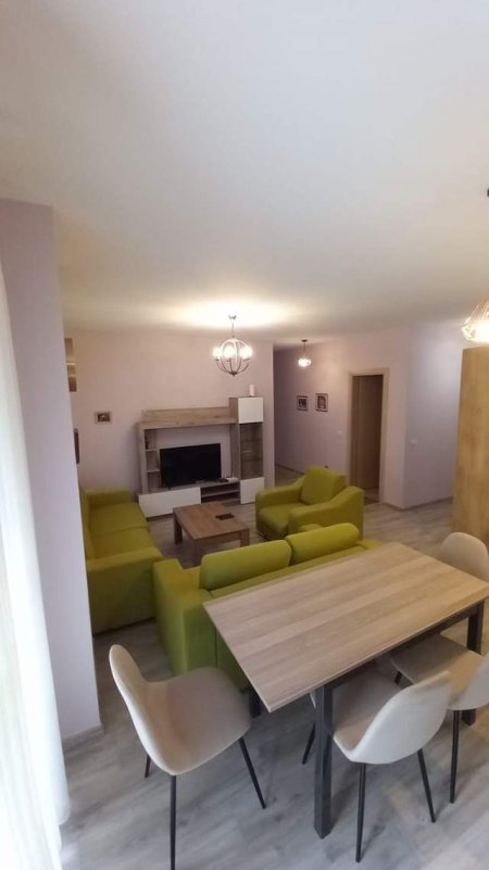 Apartament 2+1 me qira prane  Kopshtit Zoologjik ne Tirane