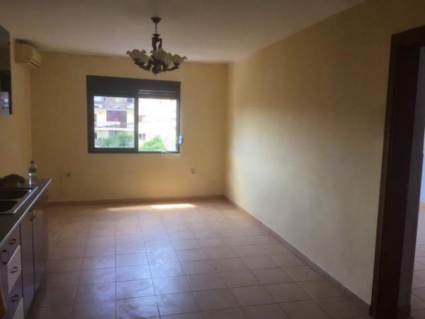 Tirane, jepet me qera apartament 2+1 Kati 3, 25.000 Leke