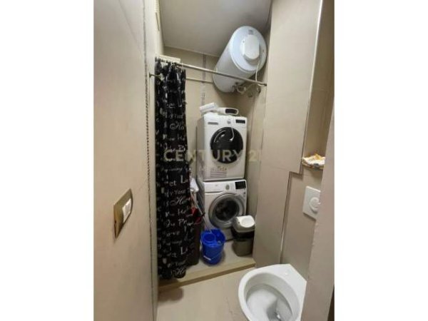 Tirane, jepet me qera ambjent biznesi Kati 5, 60 m² 1.200 Euro (Ish Blloku)