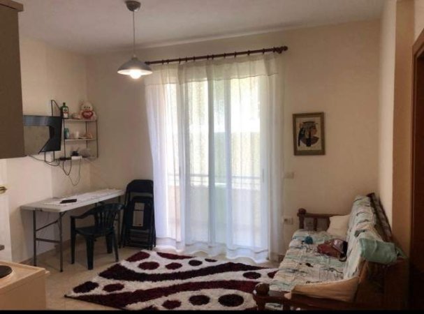 Mali Robit, jepet me qera apartament 1+1+BLK Kati 3, 45 m² 30 Euro/nata (Golem Durres)