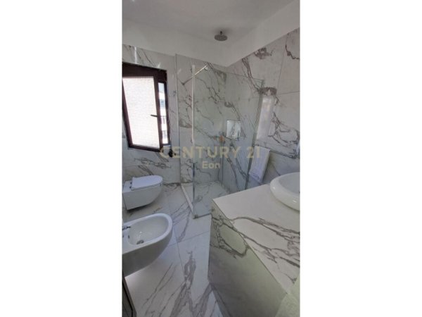 SHITET APARTAMENT 2+1+2 NE DURRES! 130000EU