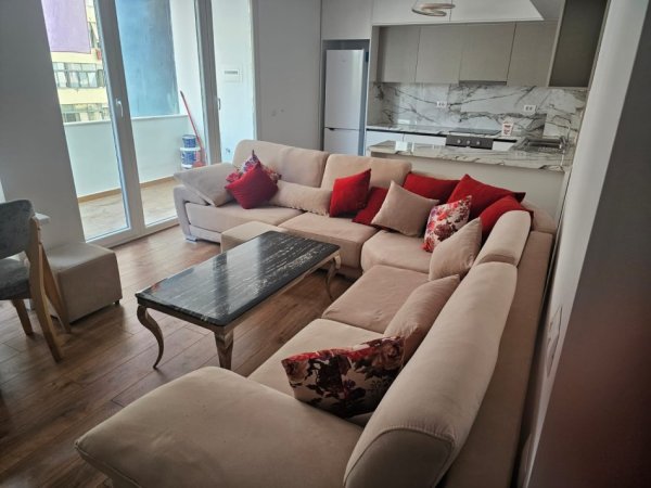 Apartament i Sapo mobiluar 2+1 per qira 21 dhjetori