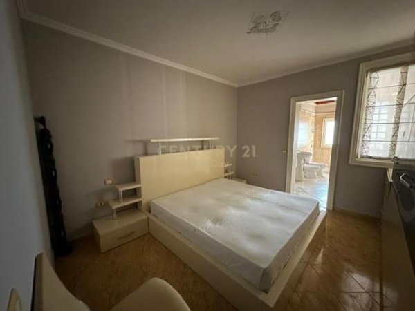 SHITET APARTAMENT 2+1+2 TUALETE+VERANDE TE MALI I ROBIT