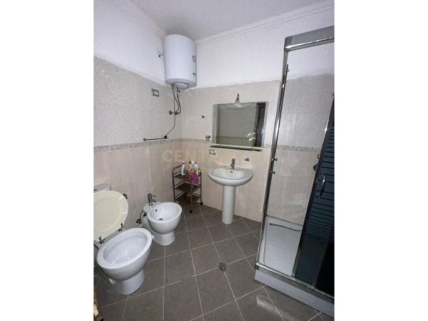 SHITET APARTAMENT 2+1+2 TUALETE+VERANDE TE MALI I ROBIT