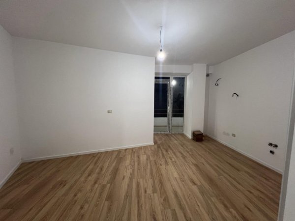 Shitet apartament 1+1 📍Astir, pranë bar artisti