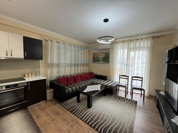 Qera, Apartament 2+1, Laprake, Tiranë.
500 €