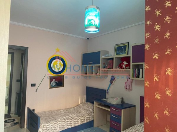 Apartament 2+1 ne Shitje te Xhamlliku Tirane