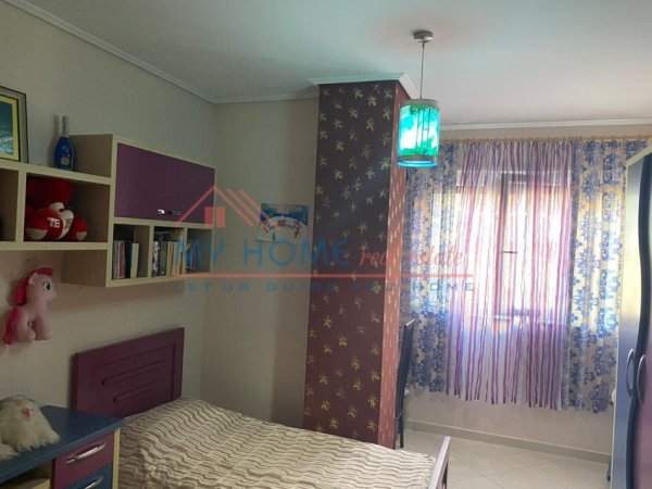 Apartament 2+1 ne Shitje te Xhamlliku Tirane