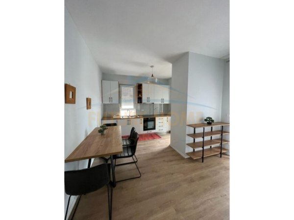 Qera, Apartament 2+1, Laprake, Tiranë.
700 €