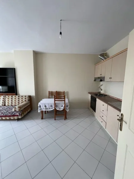 Jepet me Qera Apartamenti 1+1 - Yzberisht 300 Euro