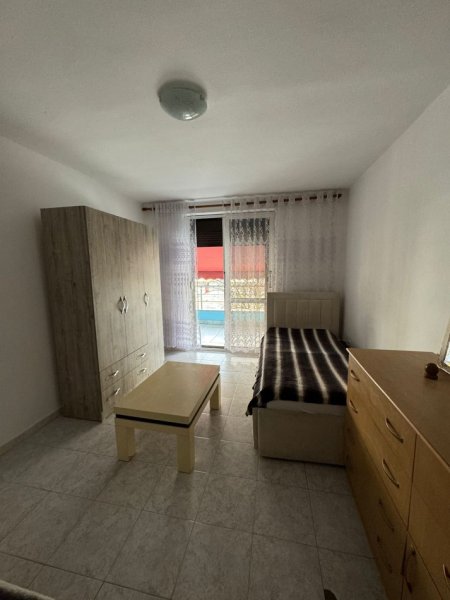 Jepet me qera Apartamenti 2+1 , 21 Dhjetori tek Neranxi (rruga Muhamet Gjollesha)