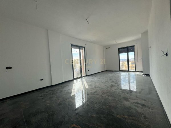 Apartament 2+1+2 per Qira Prane Klanit ! 500€