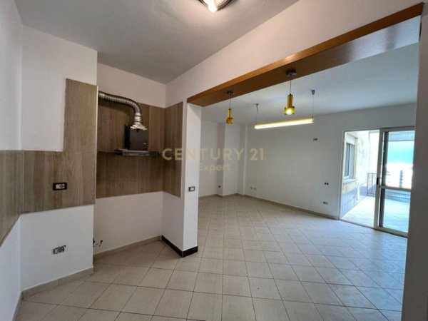 SHITET APARTAMENT 2+1 PERBALLE ME KOMPLEKSIN DELIJORGJI!!