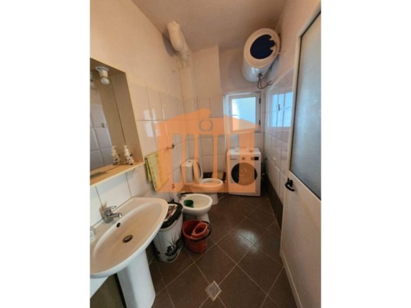 APARTAMENT 2+1 TEK SPITALI DURRES,PER SHITJE!