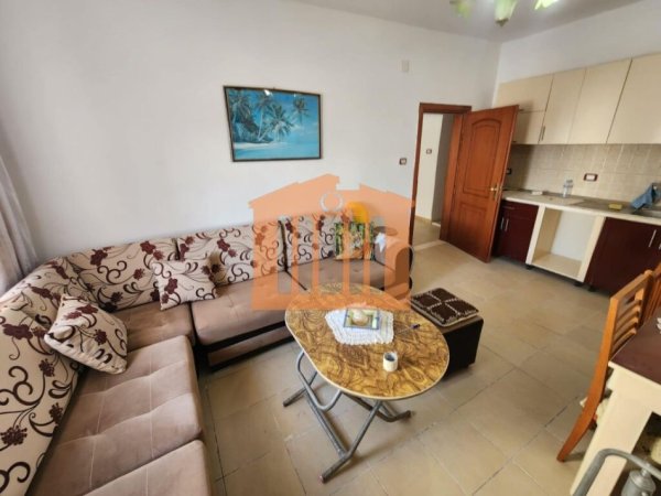 APARTAMENT 2+1 TEK SPITALI DURRES,PER SHITJE!