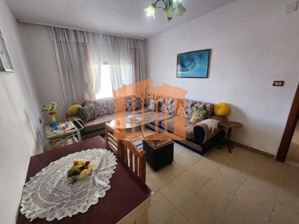 APARTAMENT 2+1 TEK SPITALI DURRES,PER SHITJE!