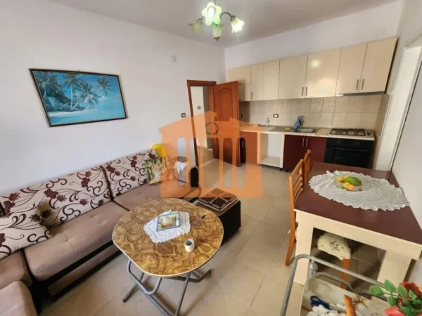 APARTAMENT 2+1 TEK SPITALI DURRES,PER SHITJE!