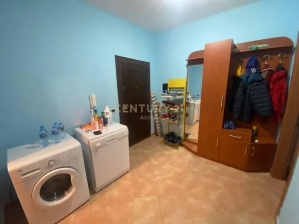 APARTAMENT 1+1 NE SHITJE TTTTTTE MALI I ROBIT 70000EU
