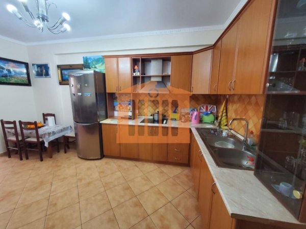 APARTAMENT 2+1 NE PLAZH ILIRIA DURRES,PER QIRA!