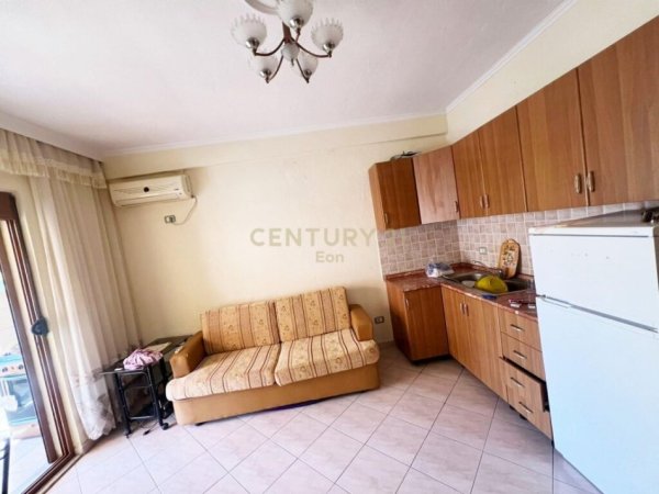 SHESIM APARTEMENT 1+1 PRANE DETIT TEK SHKEMBI I KAVAJES!