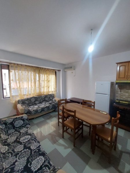 Apartament 1+1  me Qera Rruga Elbasanit